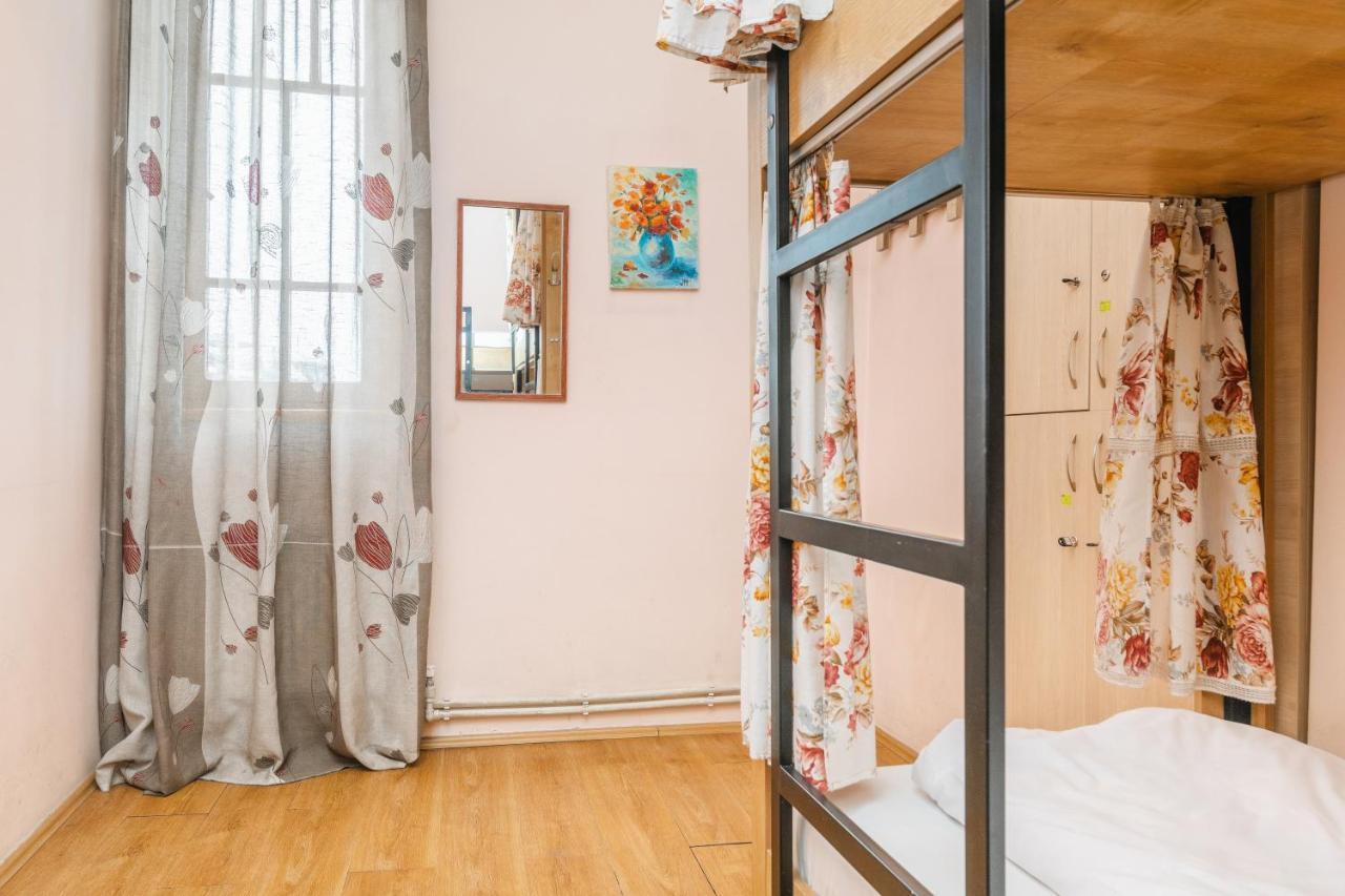 Lit dans Dortoir pour Femmes de 4 Lits