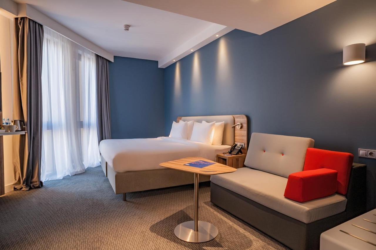 Standard King Room with Sofa Bed