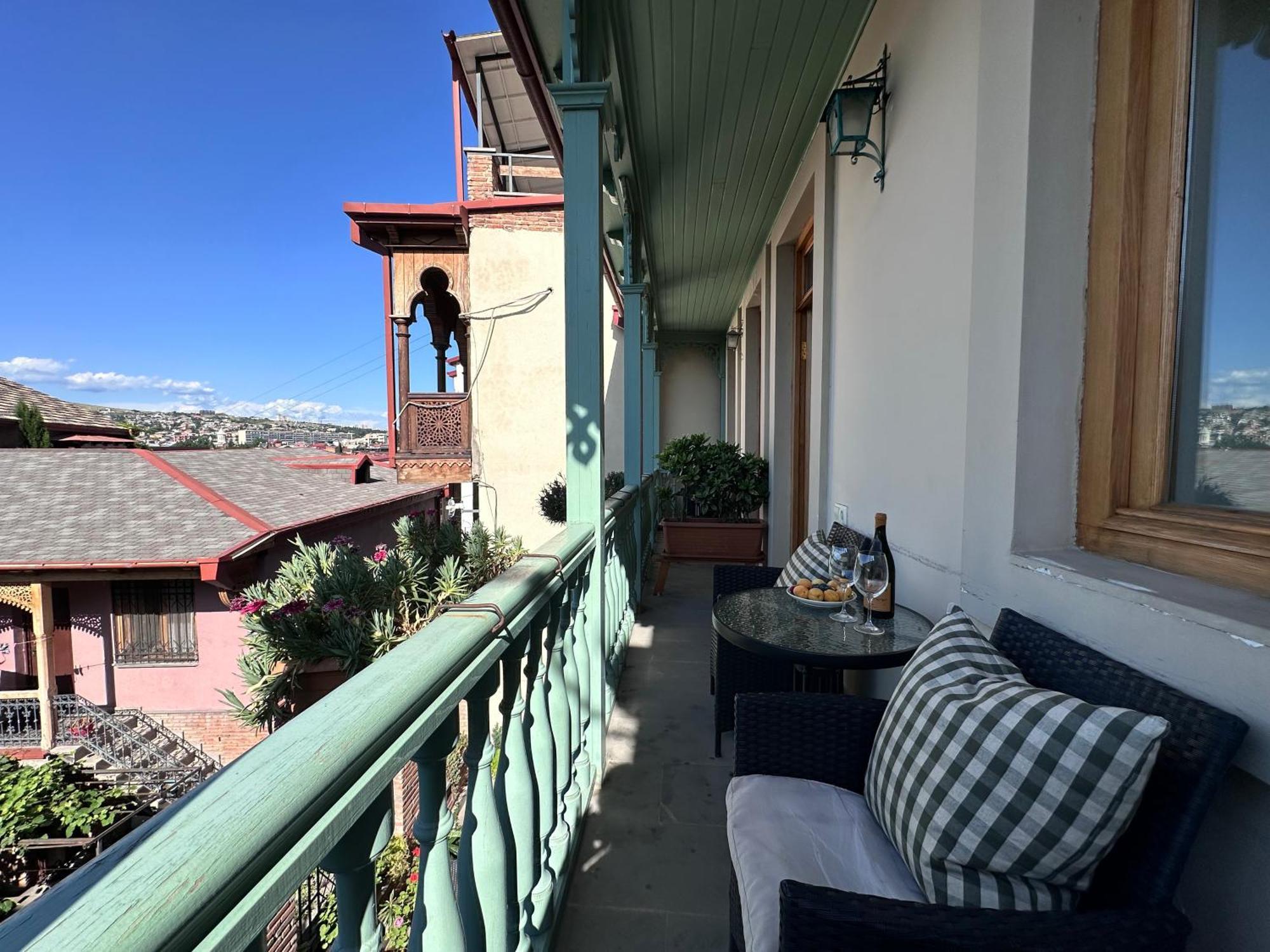 Double Room City View Balcony,1597593626:JPEG