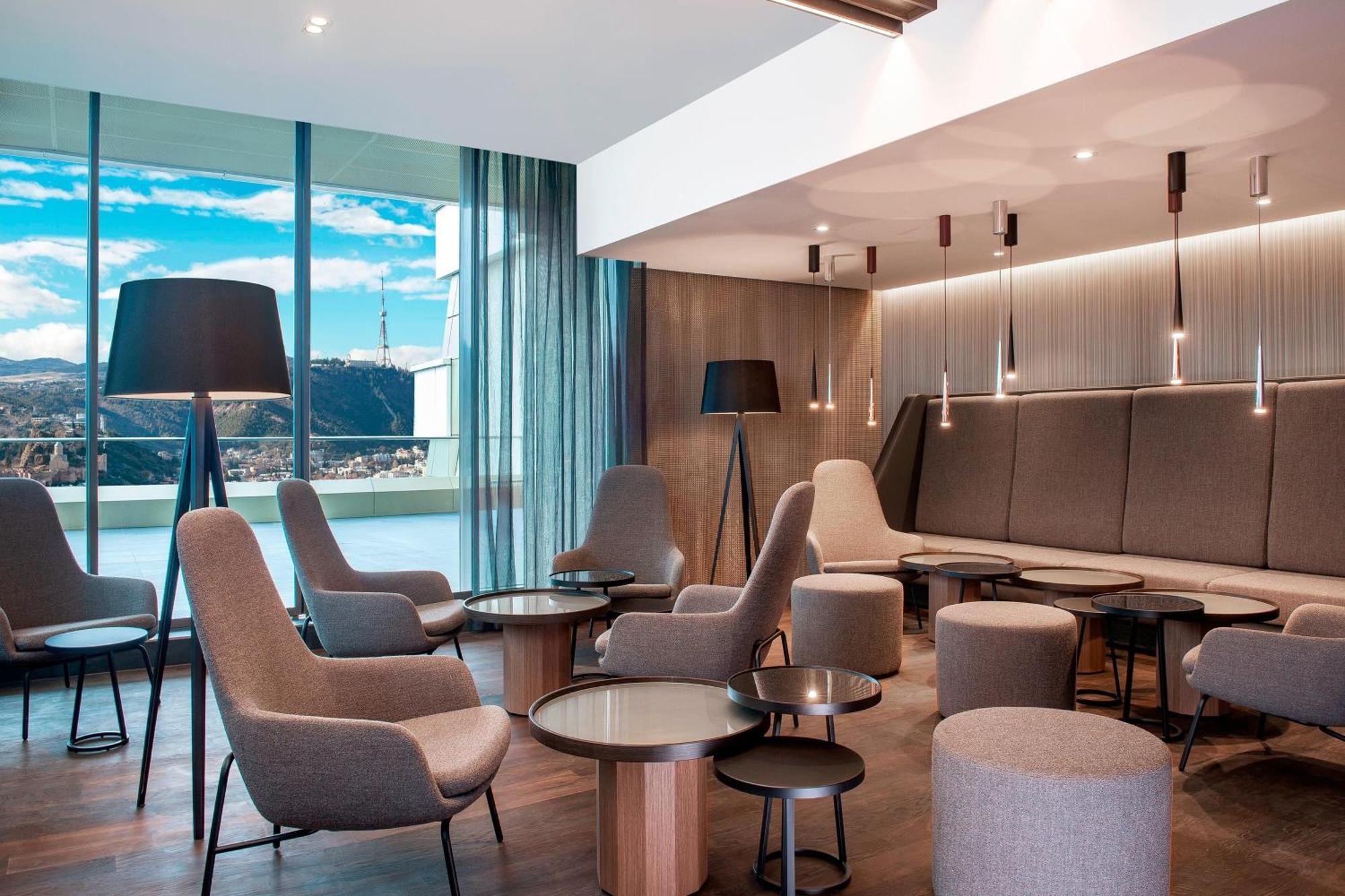 Premium King Club lounge access Larger Guest room 1 King