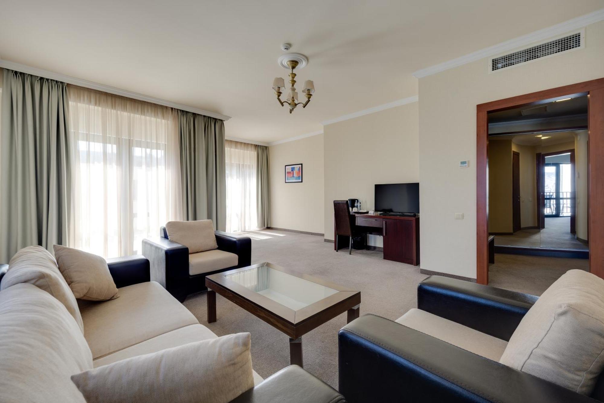 Suite City View