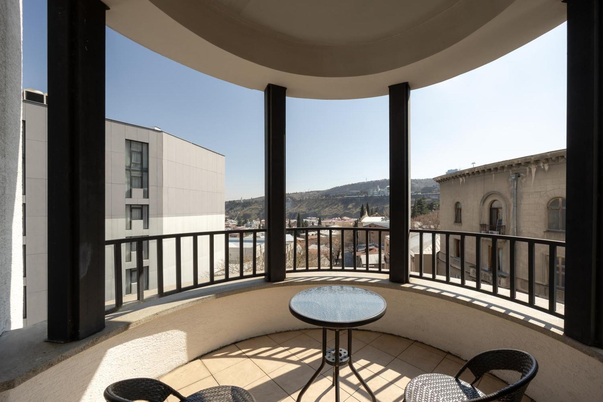Suite City View