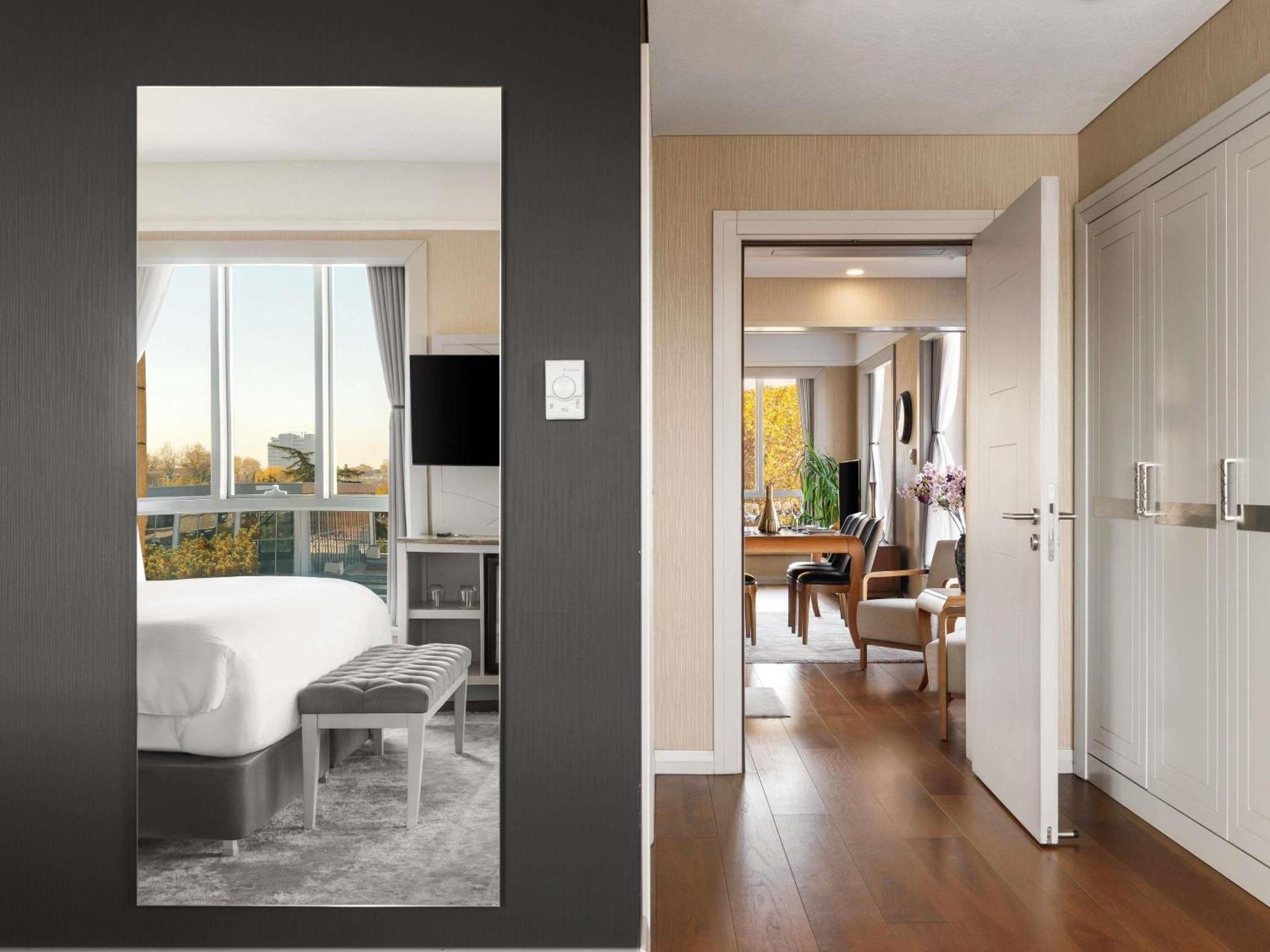 Executive Suite One Double Bed