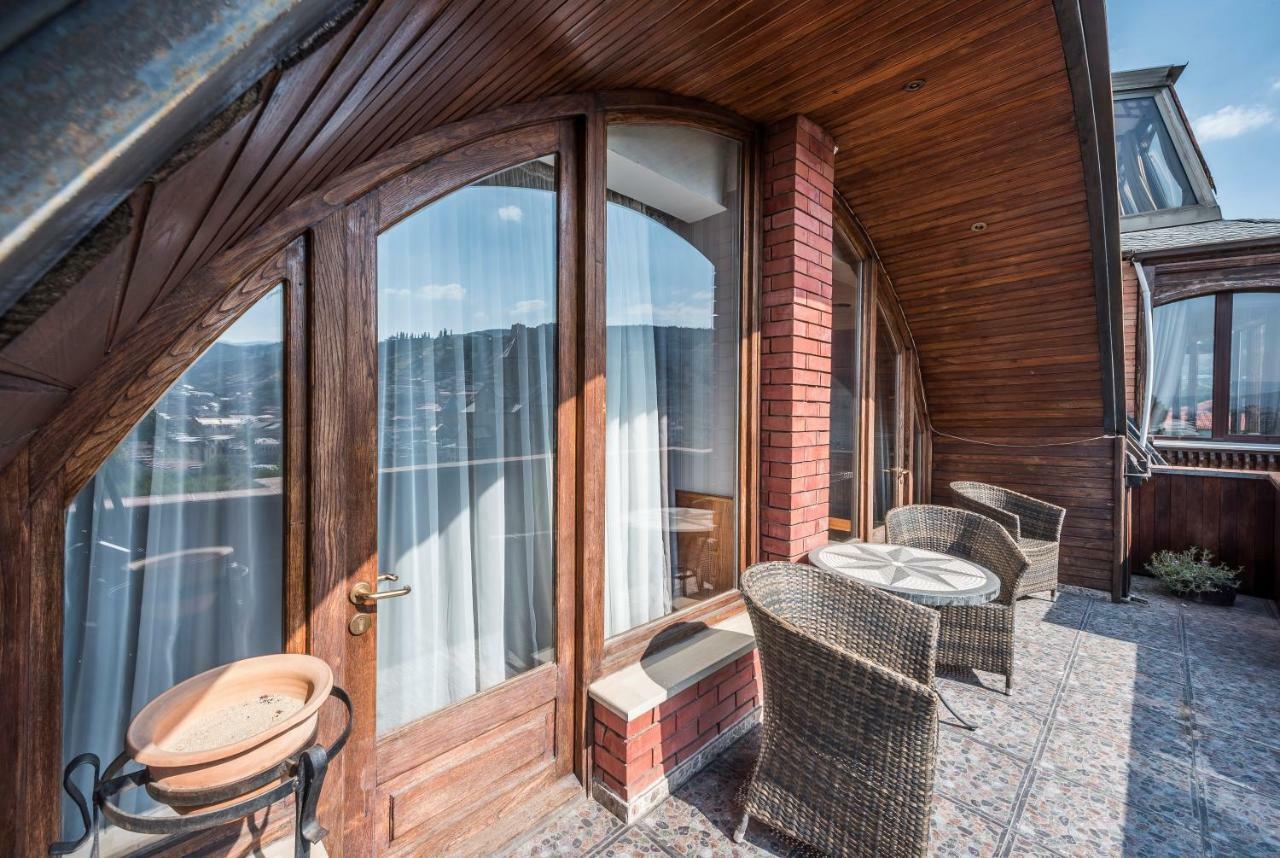 Apartment mit Balkon