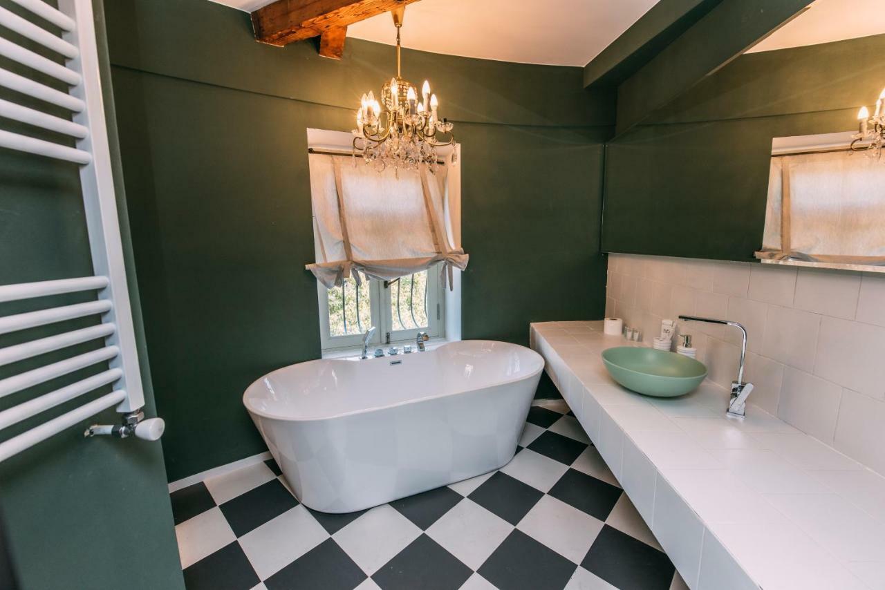 Deluxe Double Room,893643865:JPEG