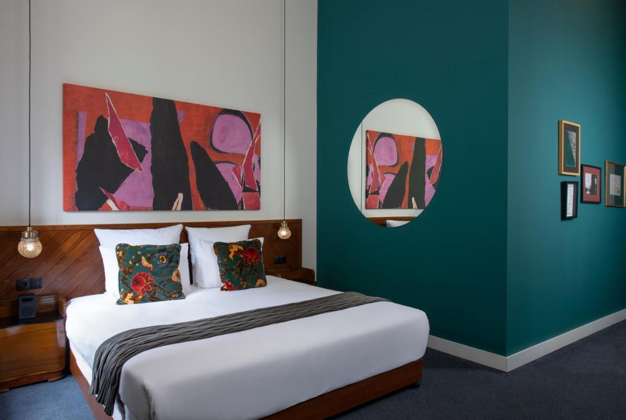 Large Double Room,933685945:JPEG