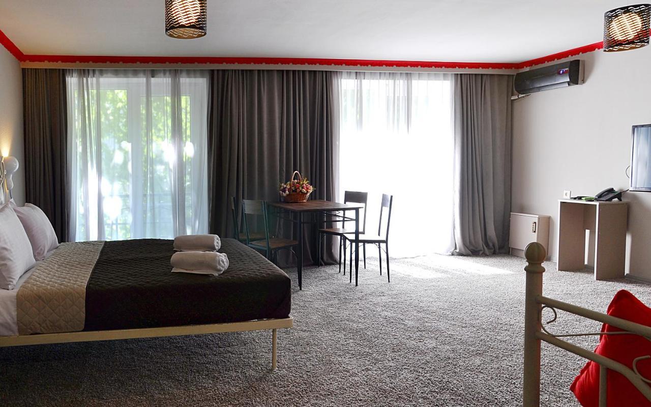 Family Suite,985736146:JPEG