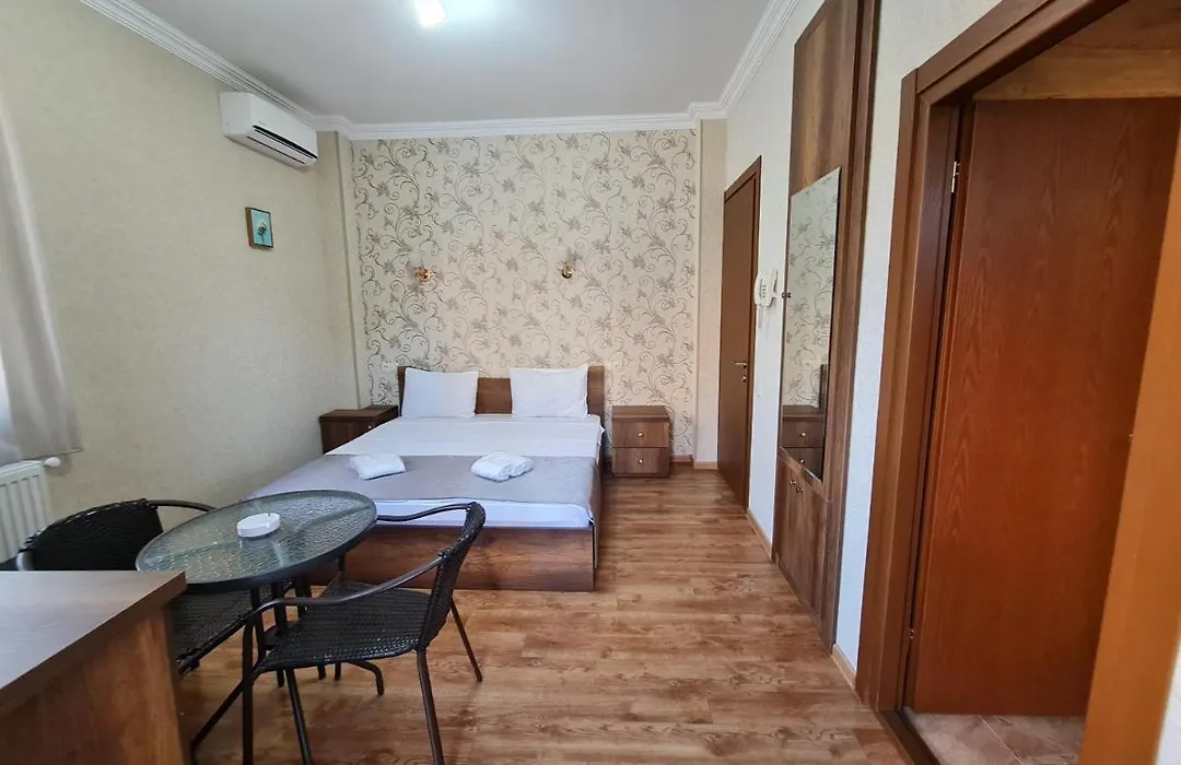 Gold Line Hotel-1