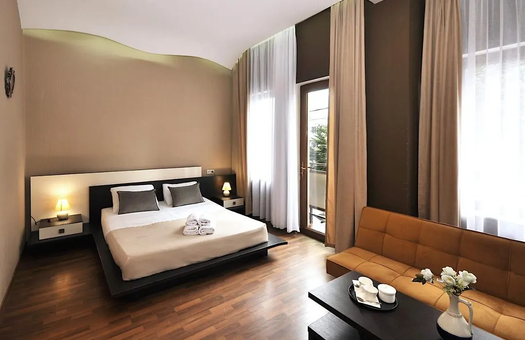 Hotel Majestic-1
