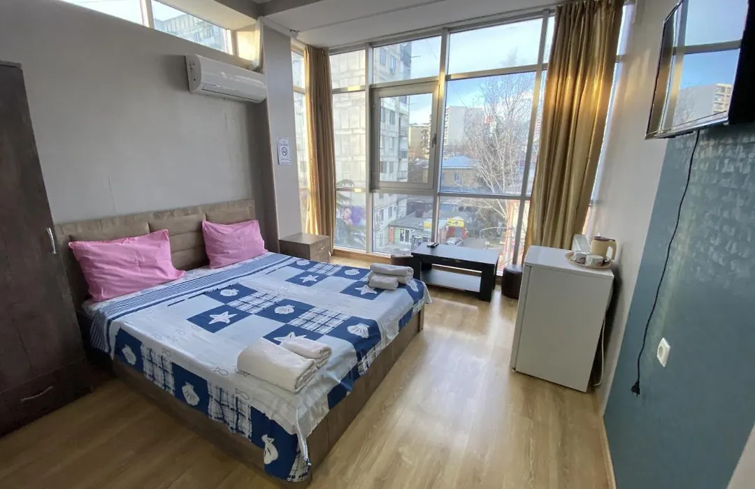 Hotel G & J-1