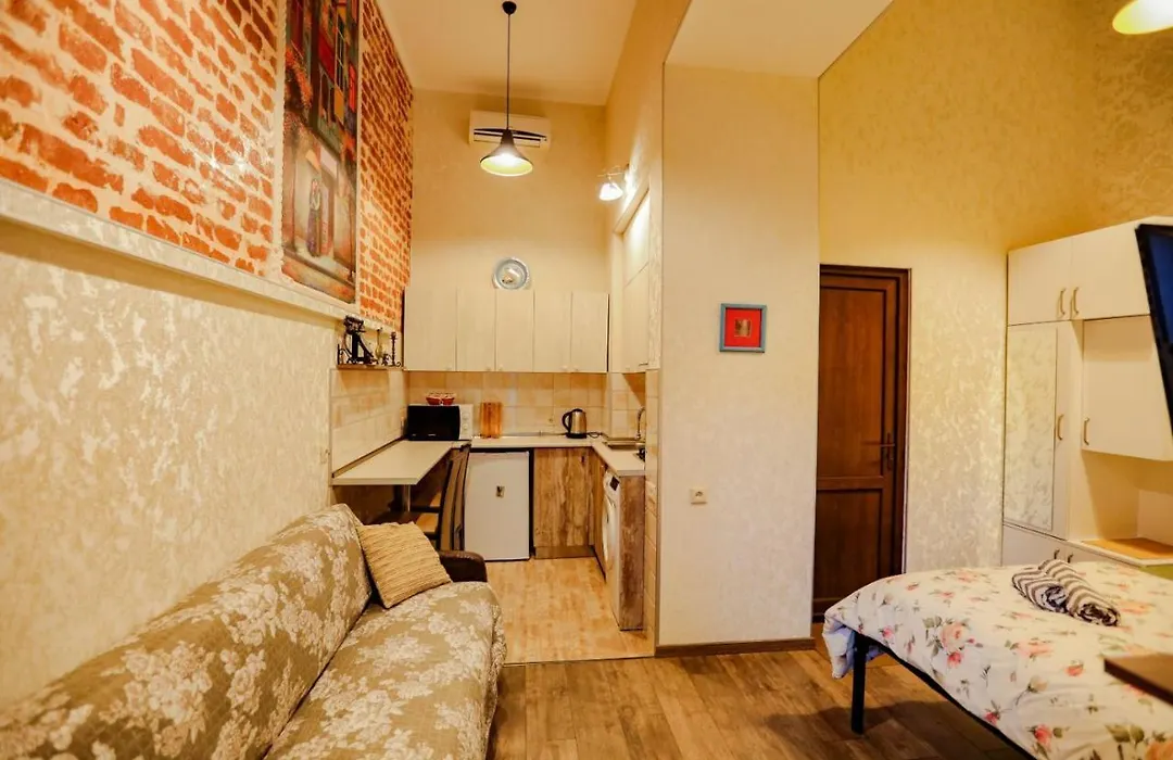 Luky Apartment On Rustaveli Ave.-1