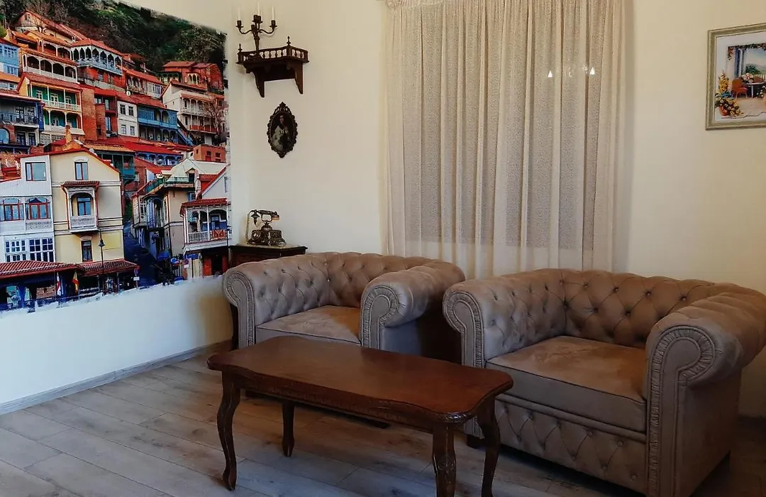 Vintage Art Rooms-1