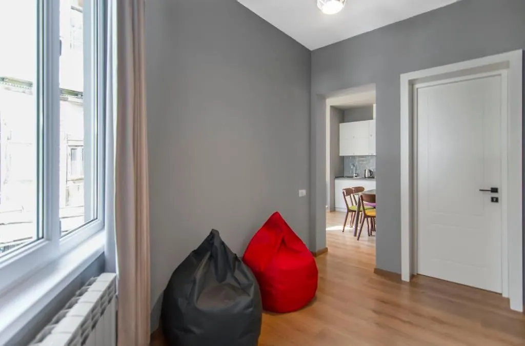 Charming Apartment In Old Town-1