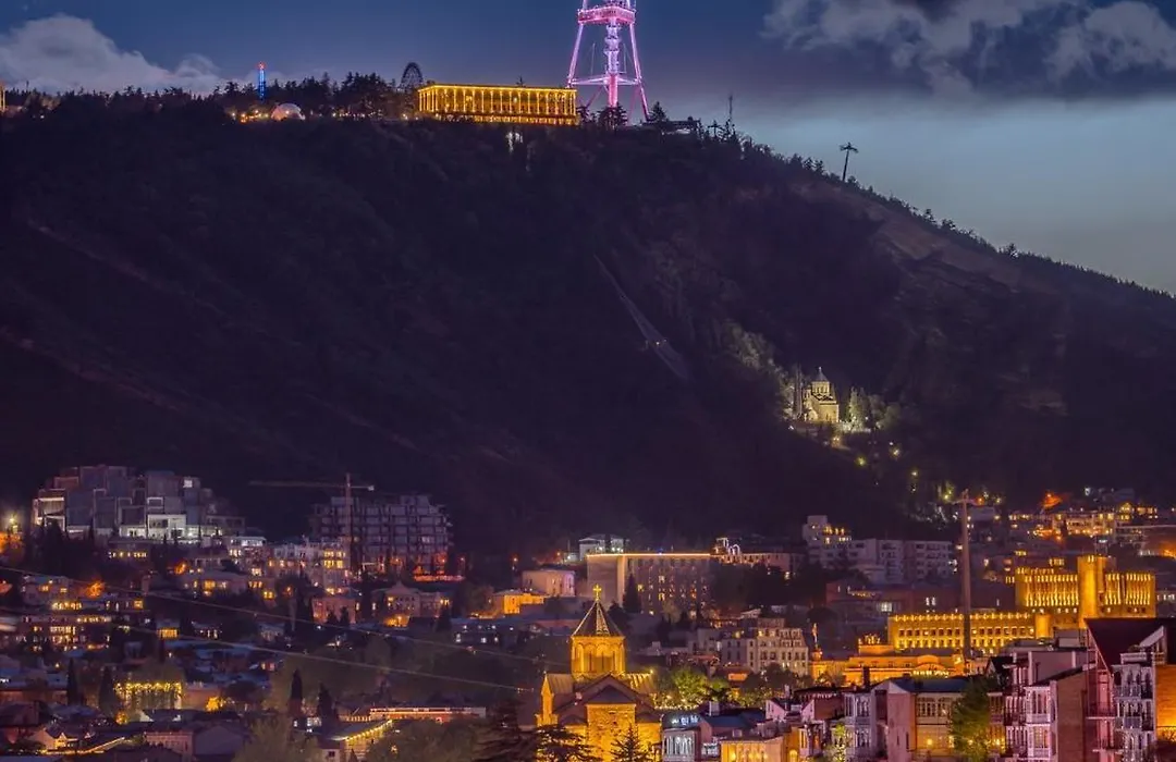 4 Bedroom Suite Apartment Ln Tbilisi City-1