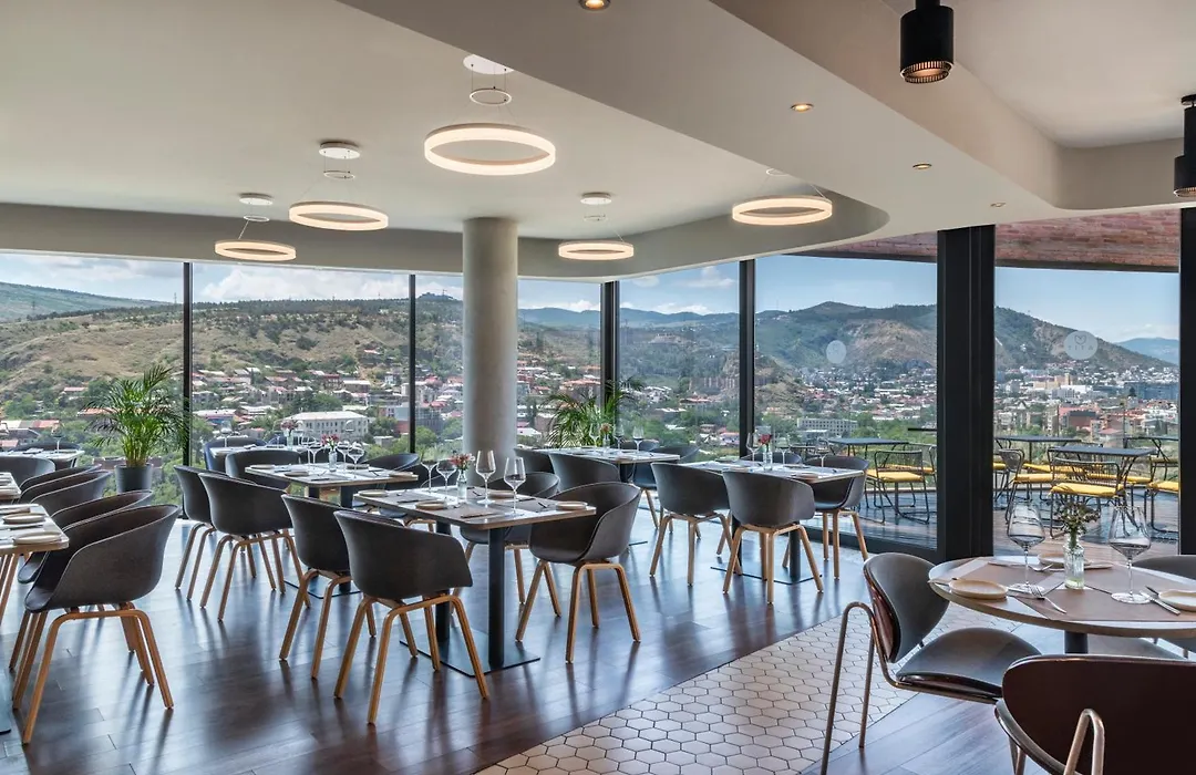 Golden Tulip Design Tbilisi-1