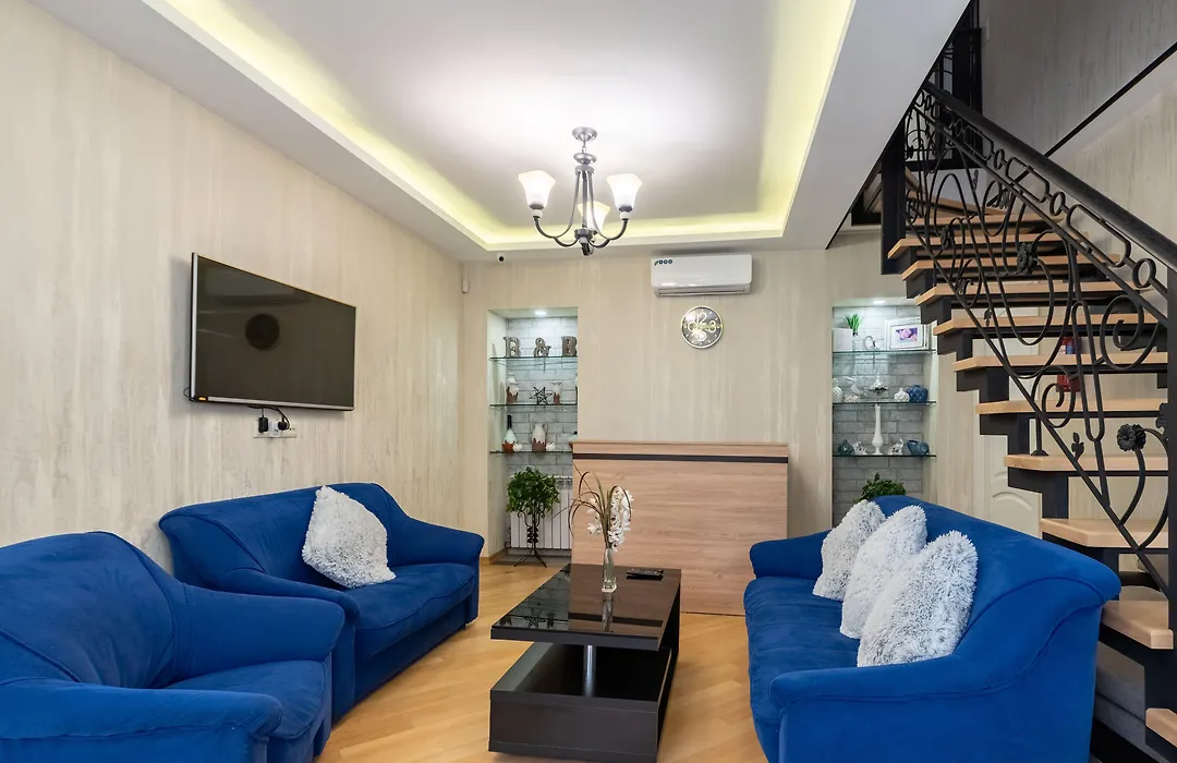 Q&B House-1