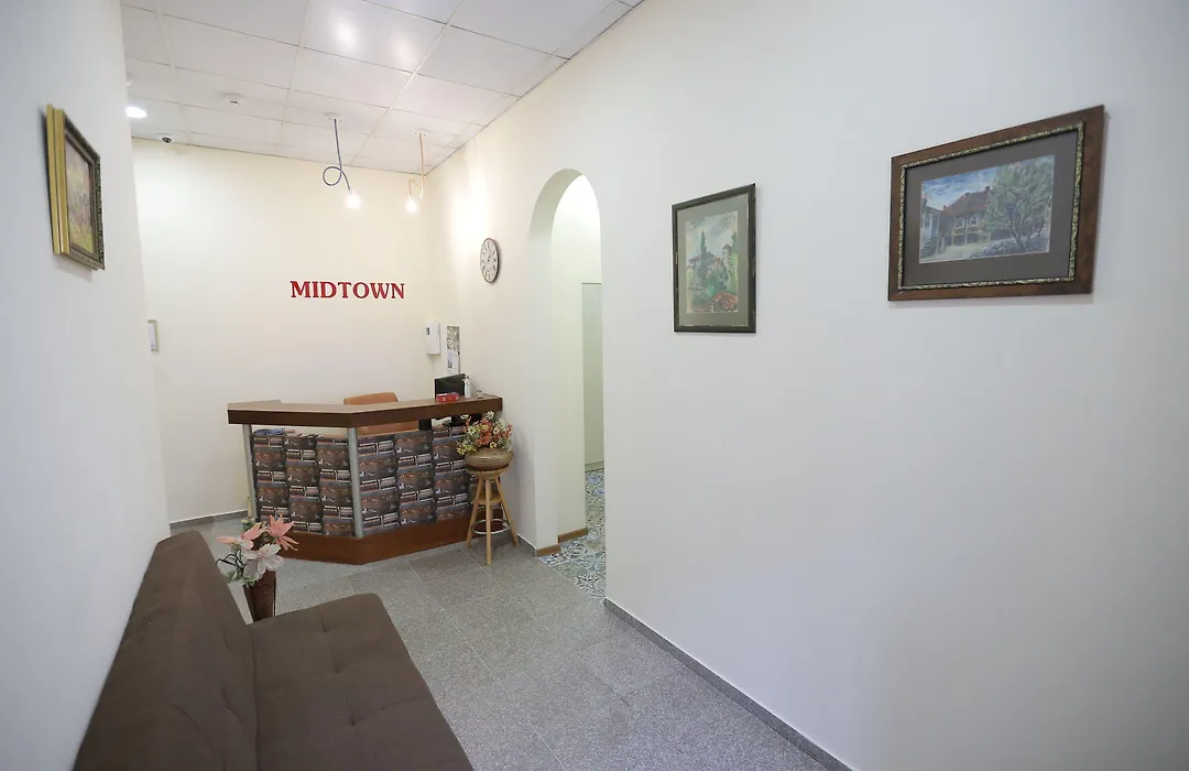 Midtown Hotel & Hostel-1