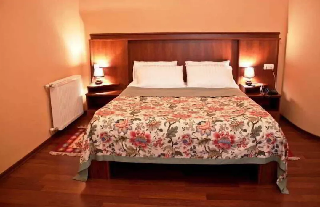 Astoria Hotel-1