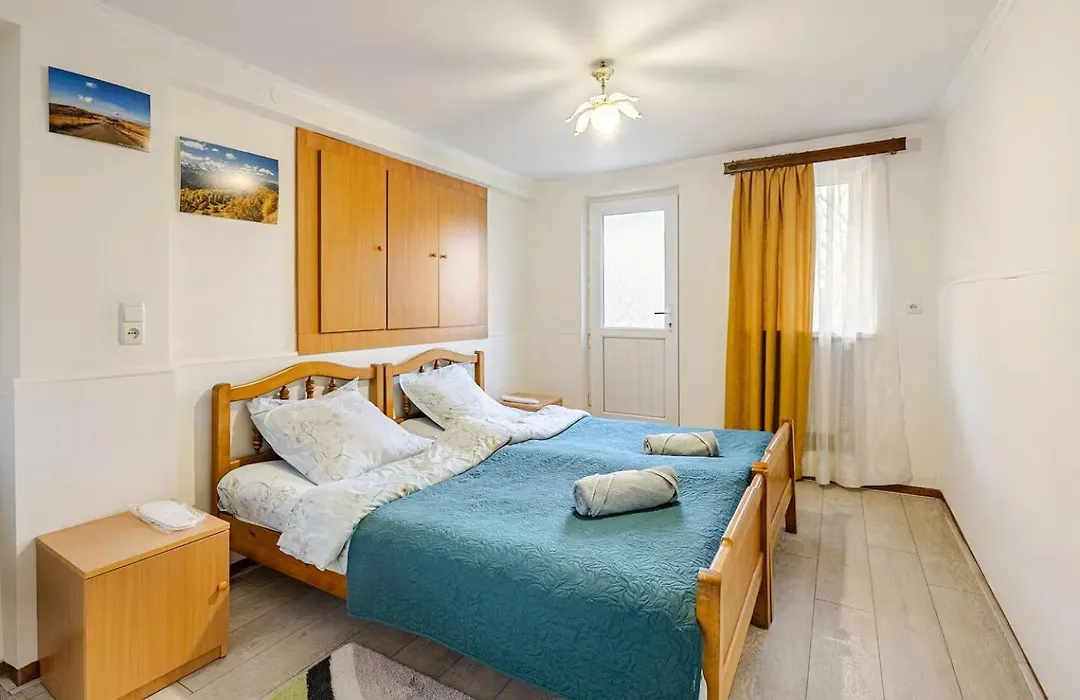 Guest House Beautiful Tbilisi - Cool & Cozy Apartments-1