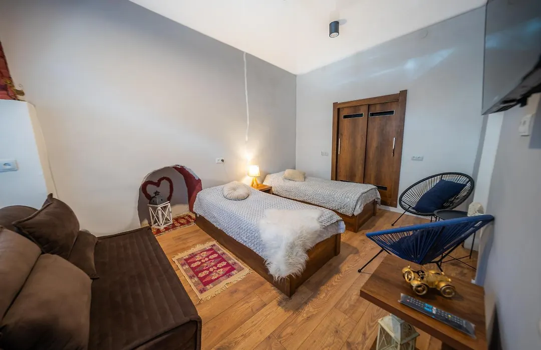 Meidani Guest House-1