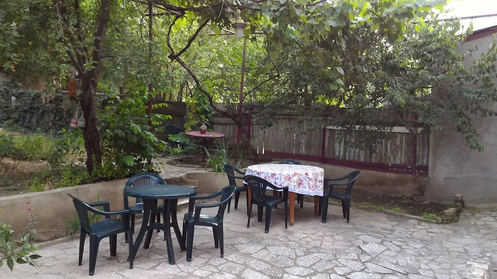 Lemon Family Guesthouse-1
