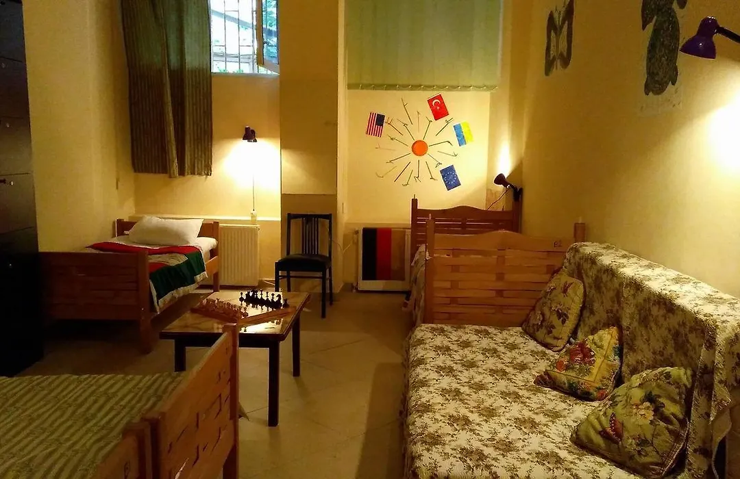 Lucky Hotel-1
