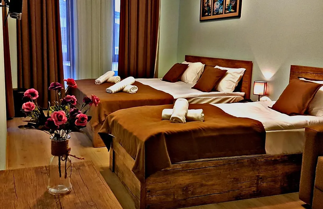 Hotel Holiday Villa-1