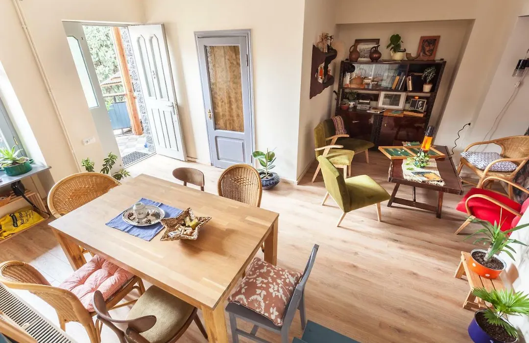 Vagabond B&B-1
