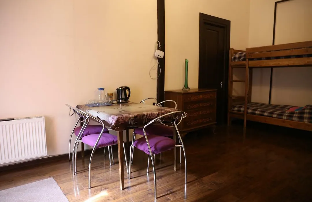 Private Rooms In The City Center - Chonqadze 9-1