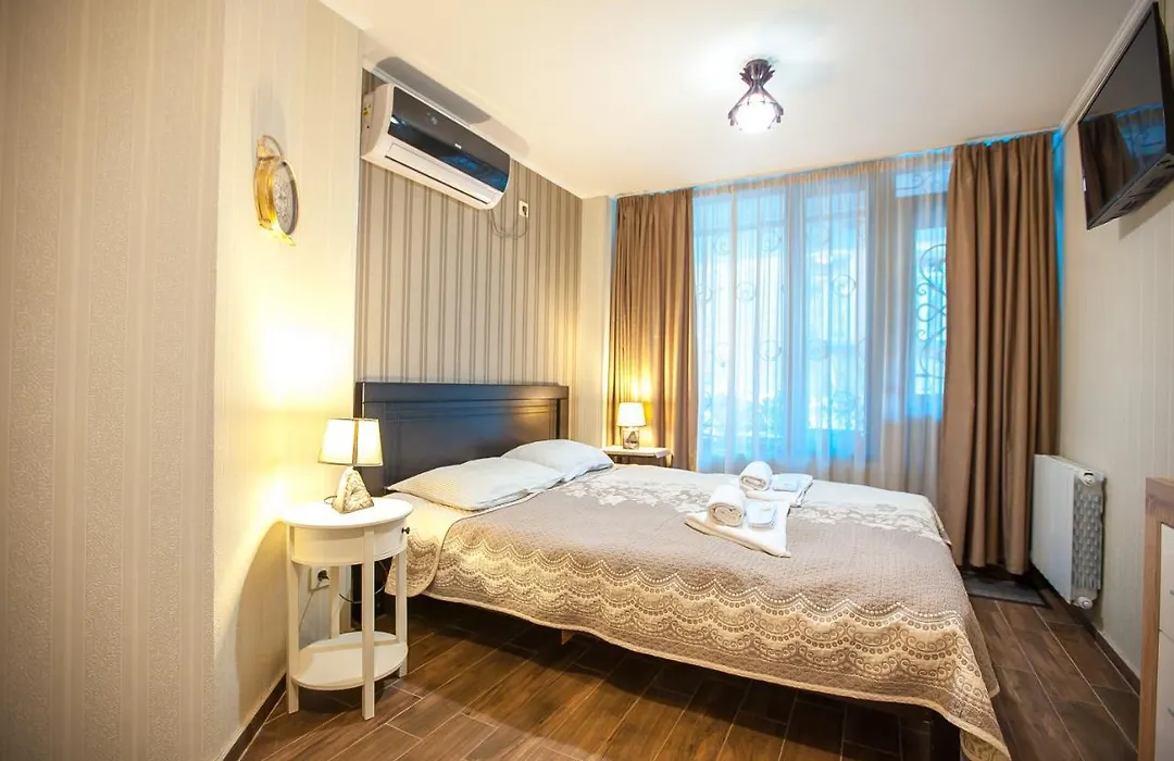 Apartment On L.Meskhishvili Turn-1