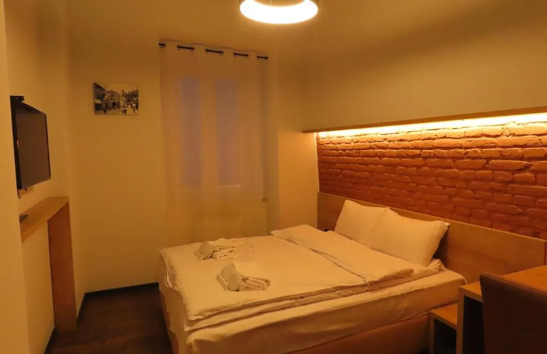 2Br Loft Apartment Near Liberty Square-1