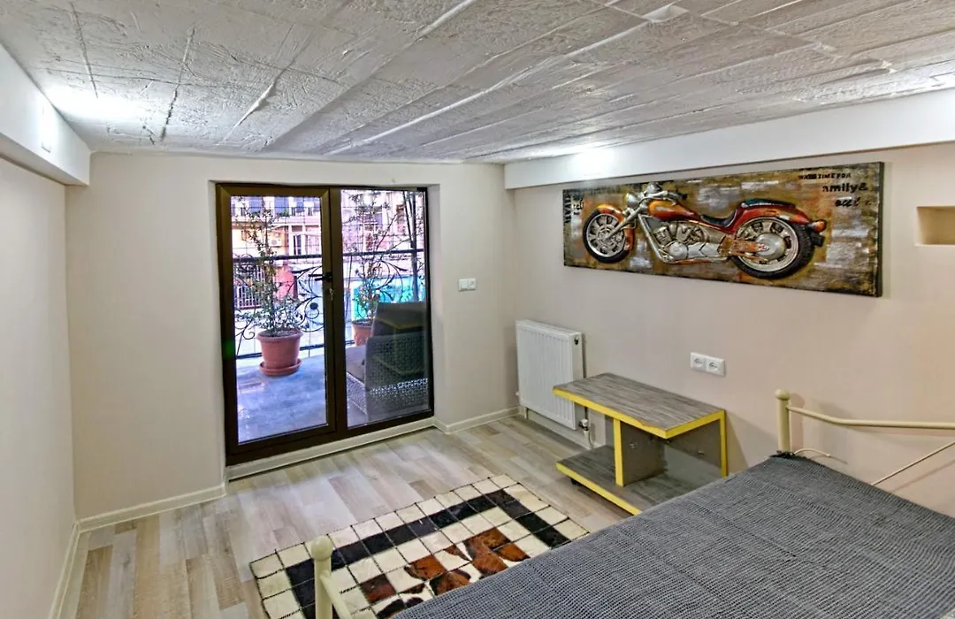 Sakhli At Chavchavadze Ave 15-1