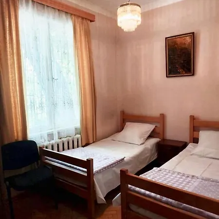 Central And Cozy Guest House Keti-2