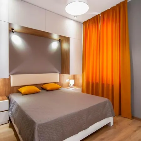 Charming Apartment In Old Town-2