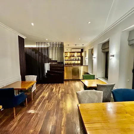 D And D Hotel-3