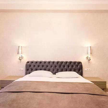 Serviced Apartment In The City Center-2