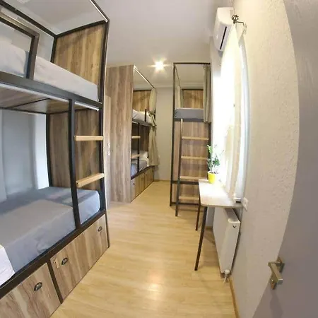 Hostel Nomad-2