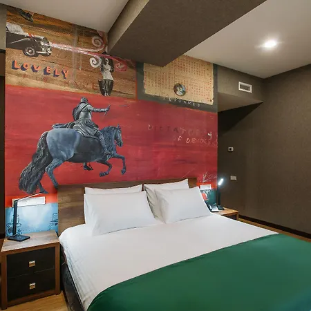 Theory Hotel-3