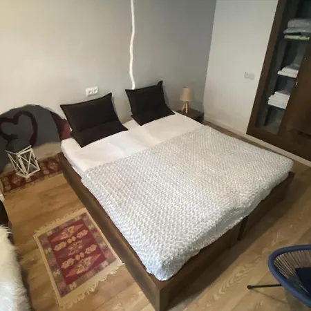 Meidani Guest House-3