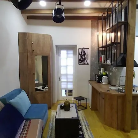 Cozy Home In Old Tbilisi.-3