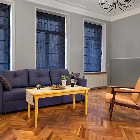 Sunburst Apartment-3