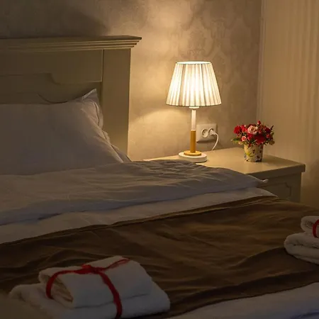 Royal Apartment In Old Tbilisi-3