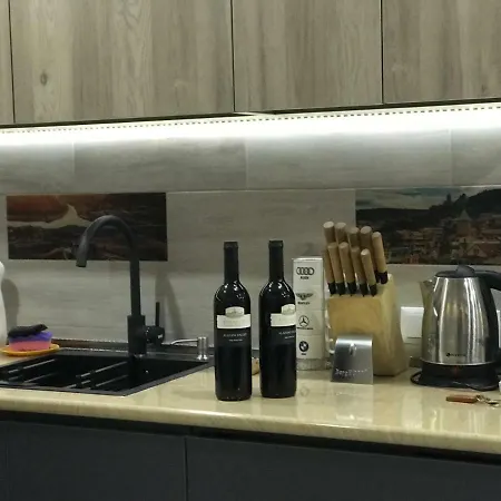 Luxury 4-Bedroom Apartment In The Center-3