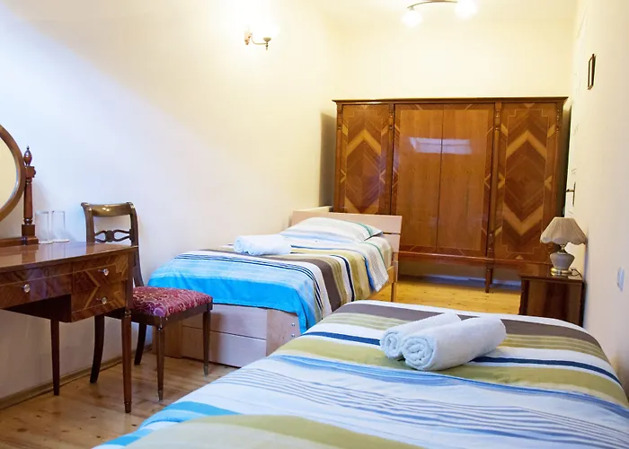 Hoteles cerca de Teatro Rustaveli